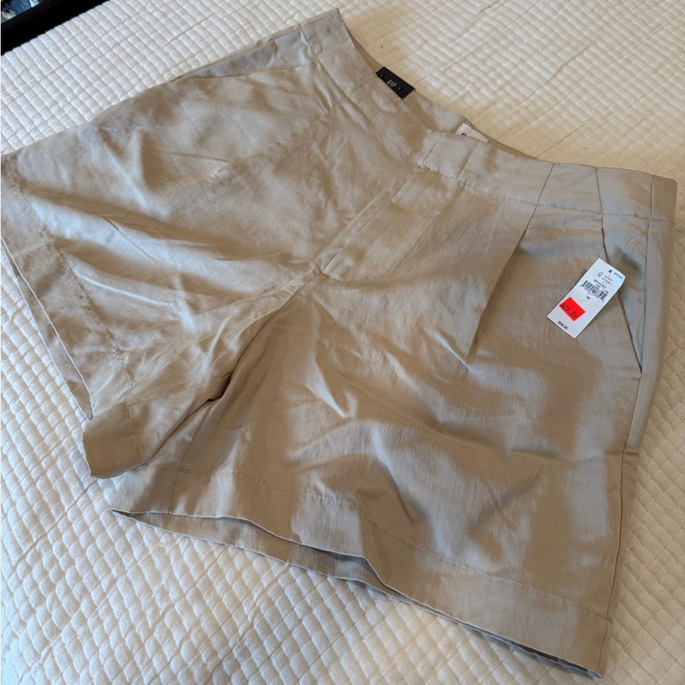 GAP Tan Bermuda Shorts Casual Comfort